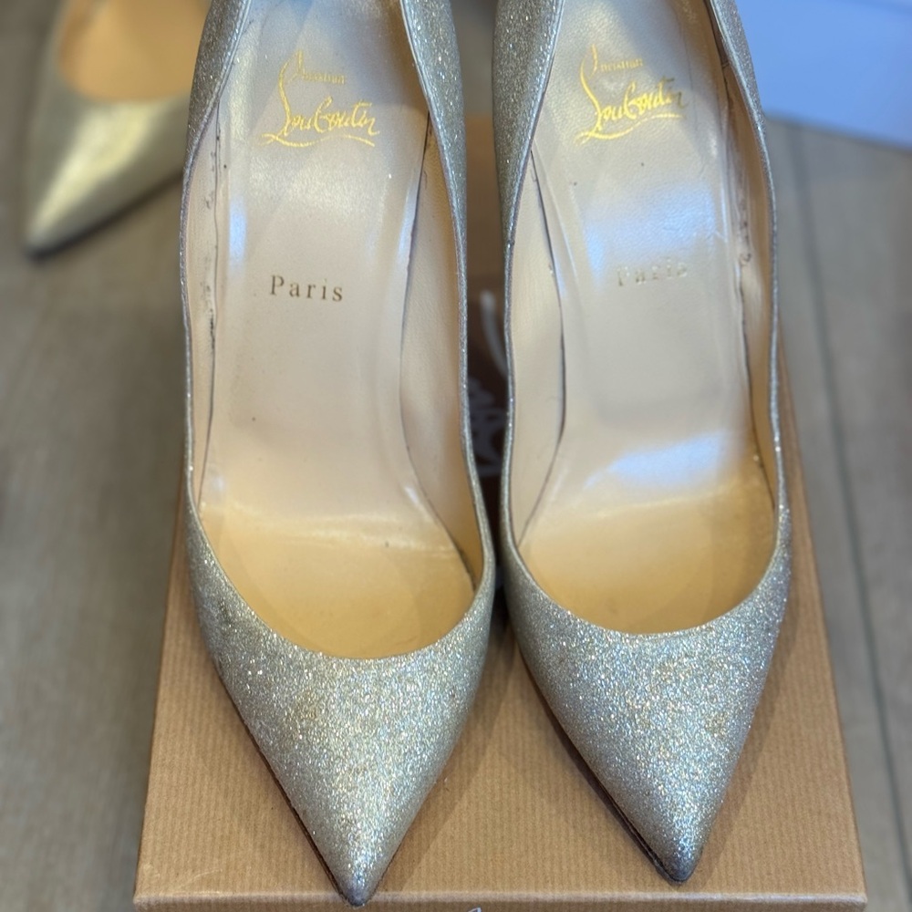 Christian Louboutin Gold Stiletto Heels Elegant Pumps 39.5